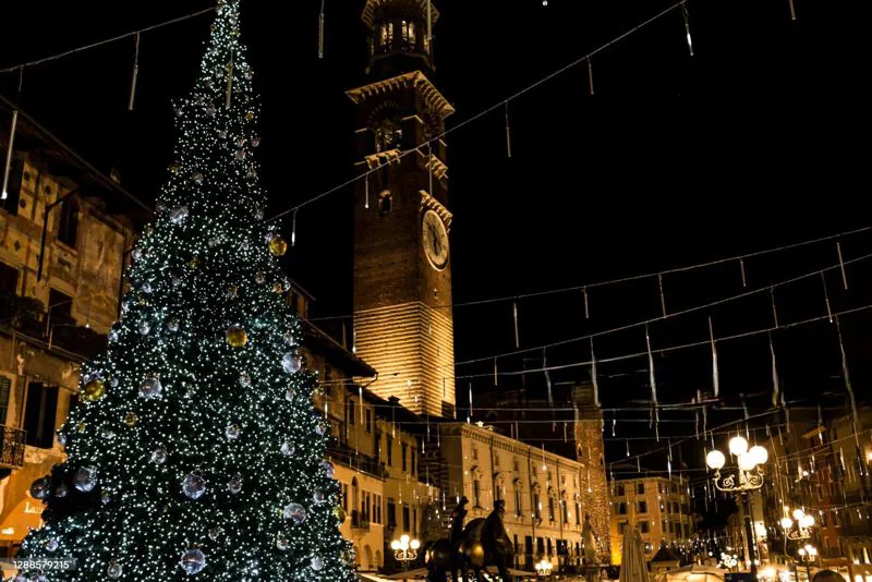 Auguri di buon Natale e buone feste 